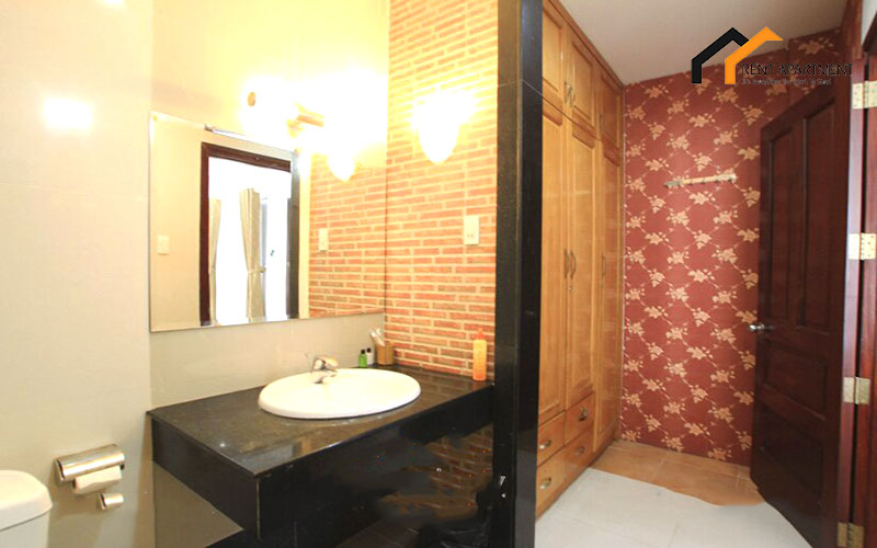 1165 spacious bathroom serviced apartment