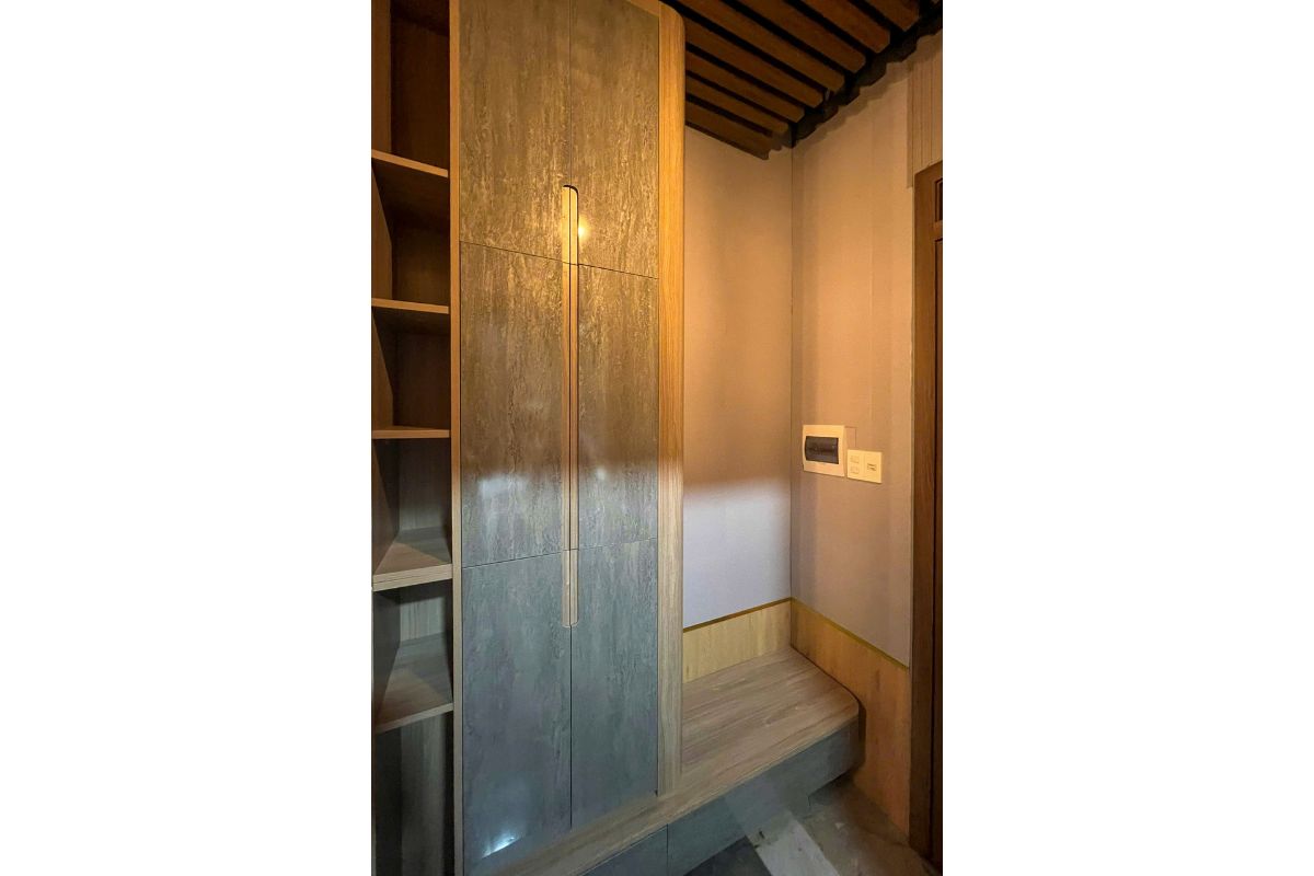 ID 1416 - studio - wardrobe