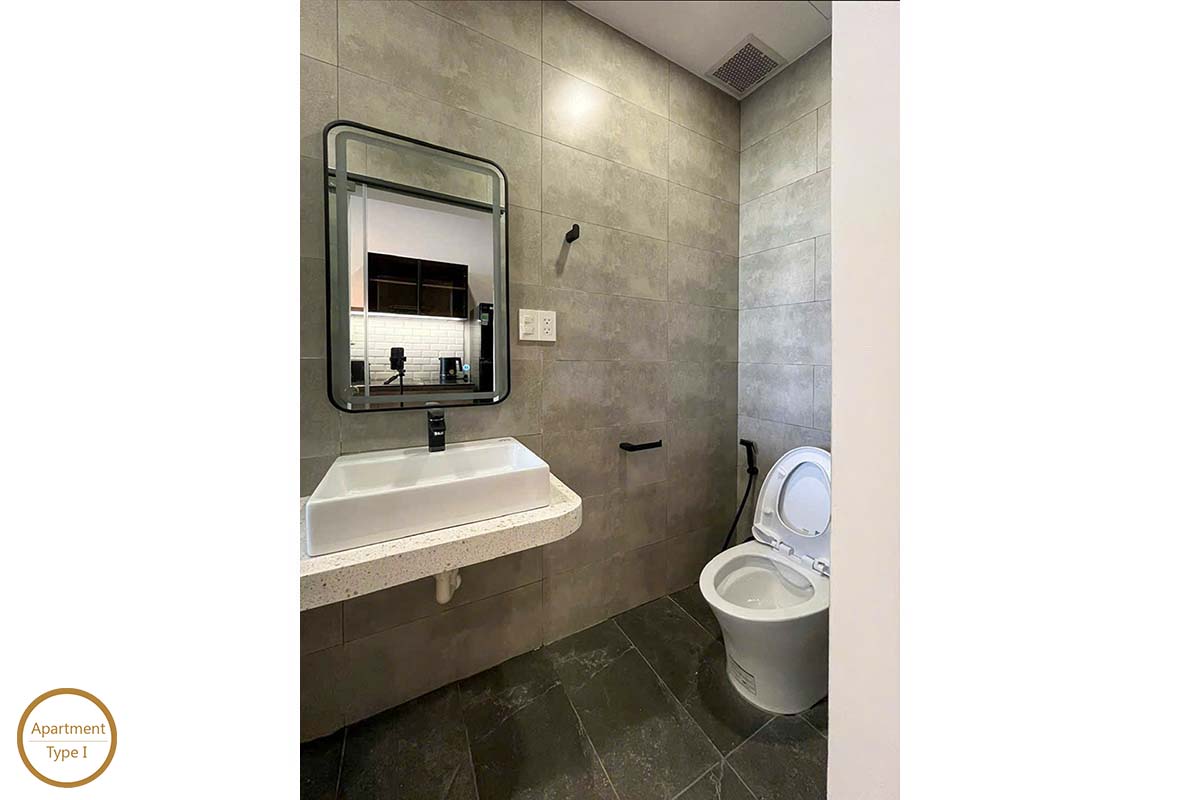 ID 2034 - balcony - bathroom