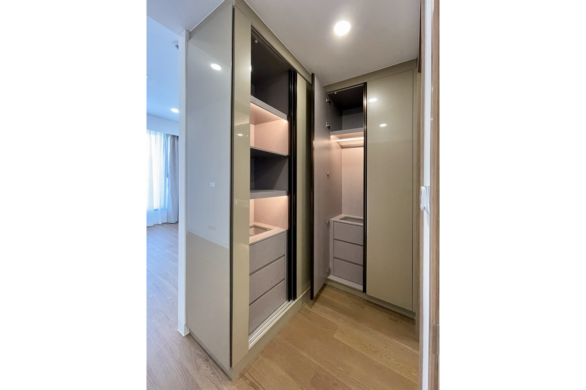 ID 2092 Bedroom cabinet