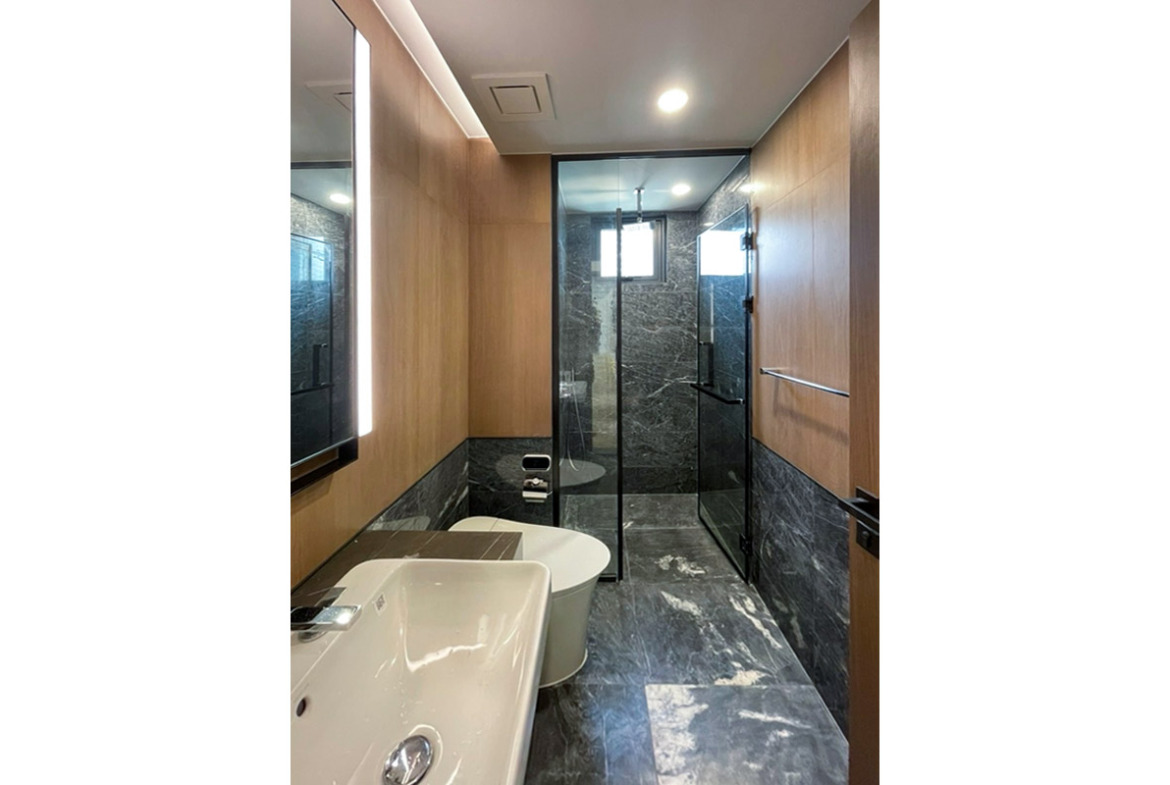 ID 2130 bathroom 2