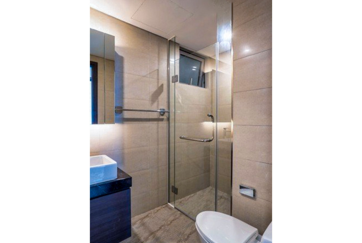 ID 2140 bathroom 2