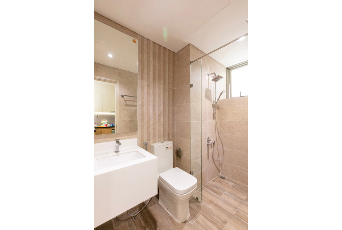 ID 2141 bathroom 2