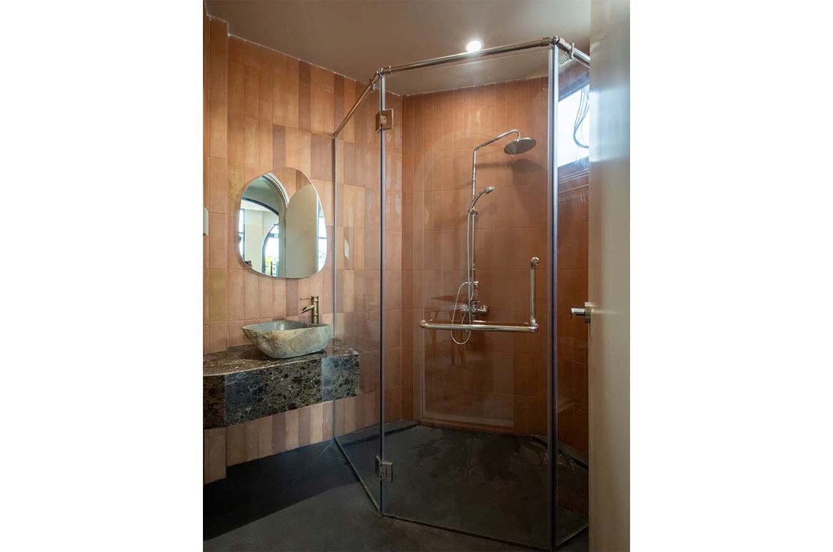 ID 2164 bathroom