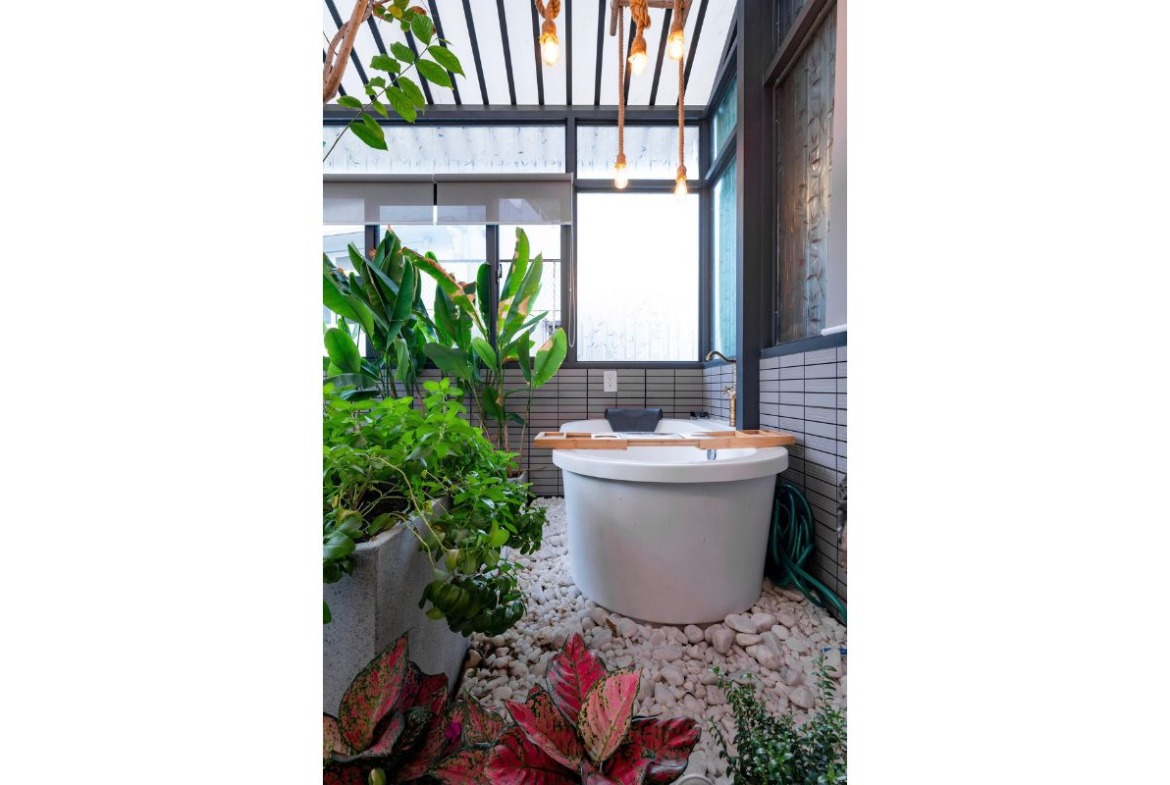 ID 2171 bathroom 2