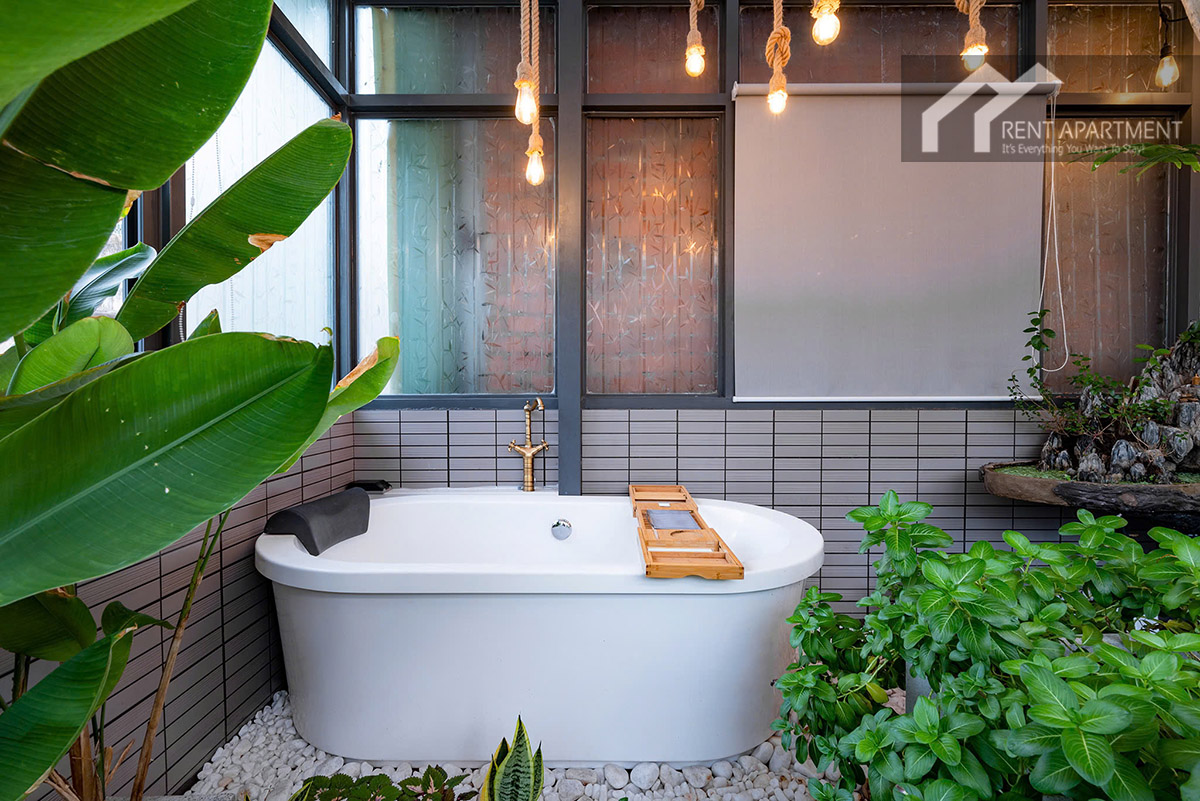 ID 2171 bathtub