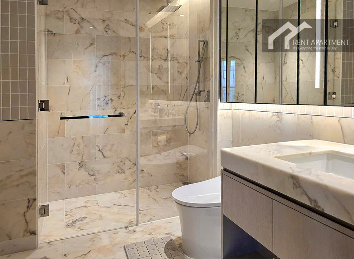 ID 2173 2-bed bathroom