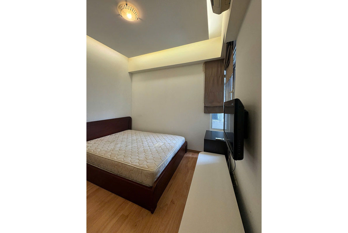 ID 2184 bedroom