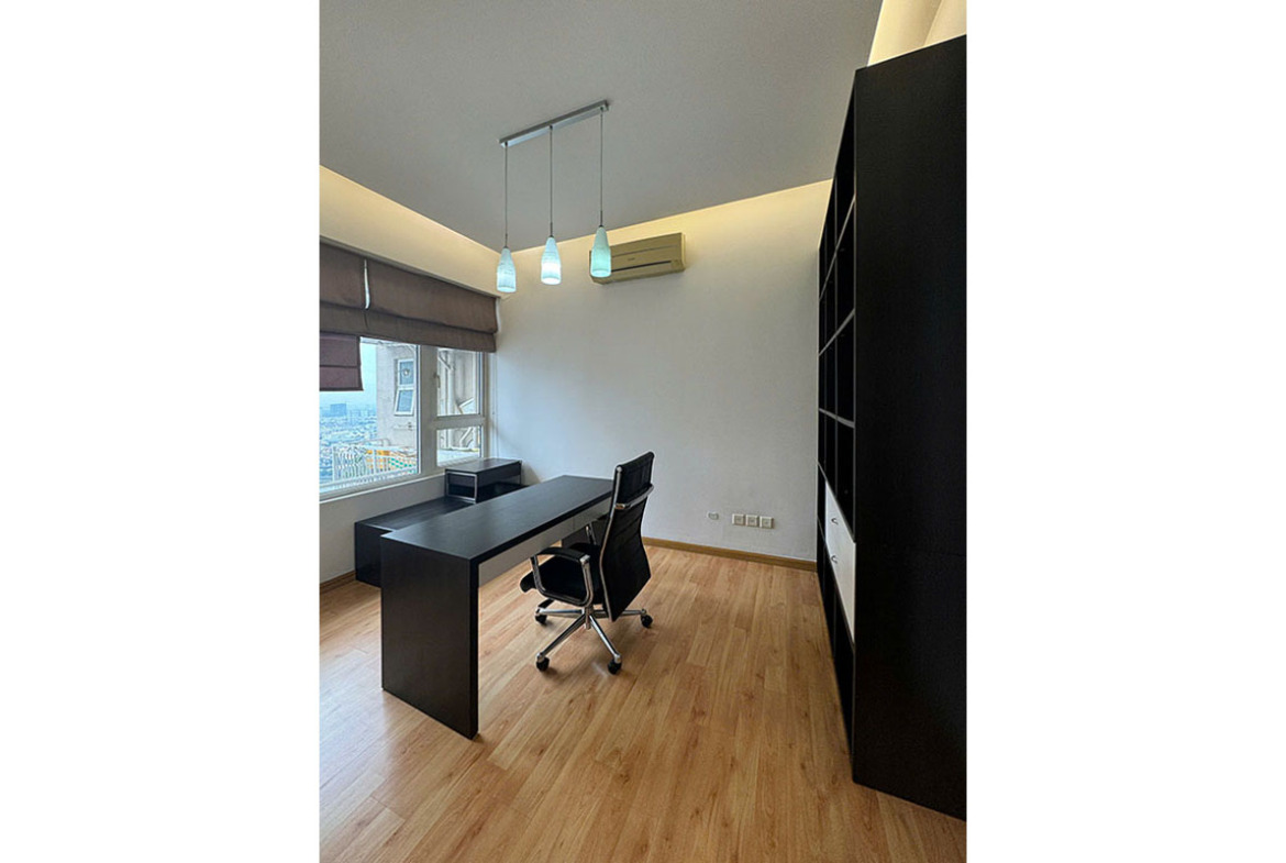 ID 2184 working room