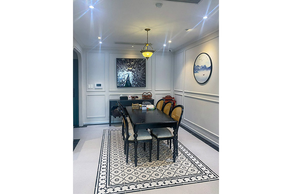 ID 2208 dinning table