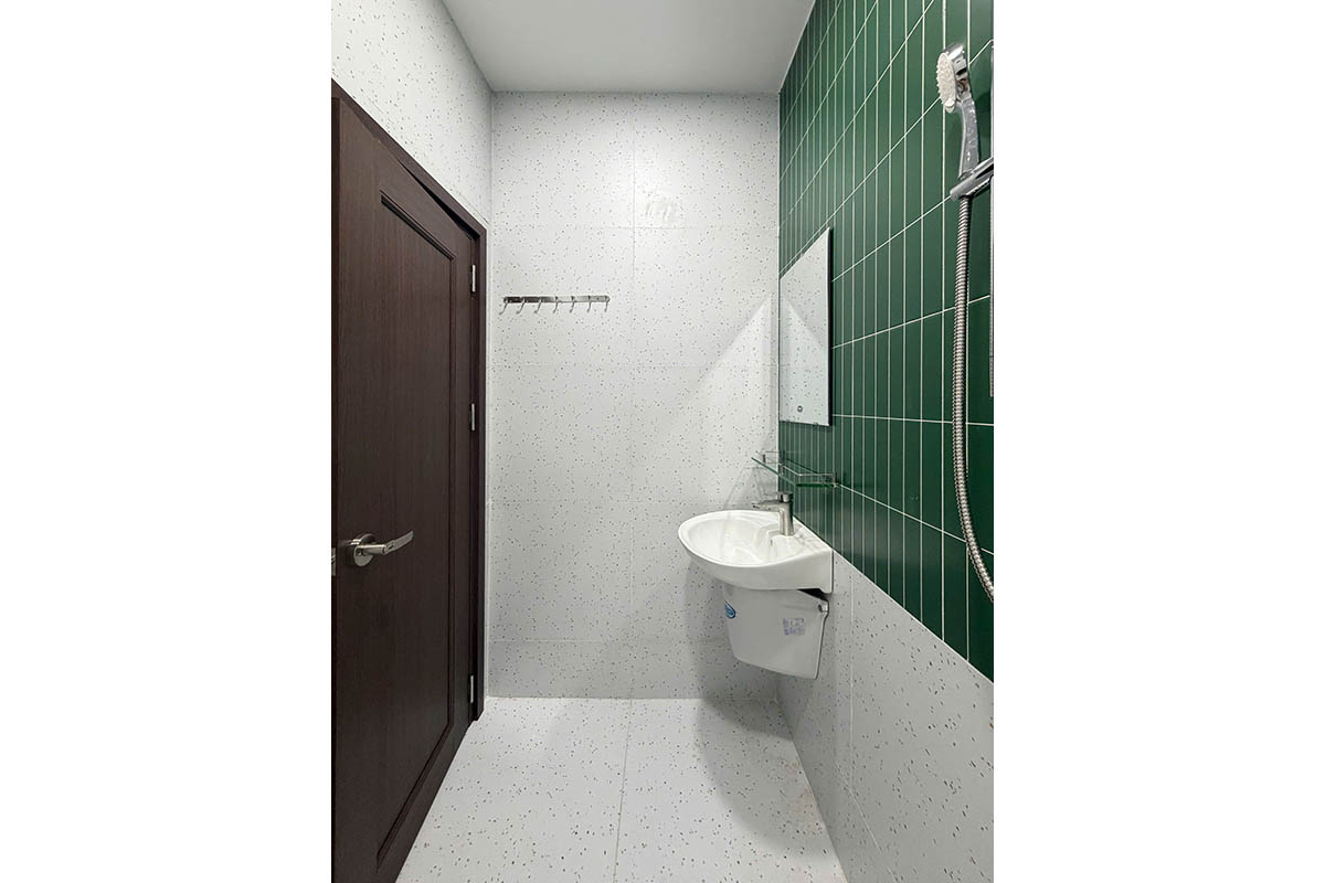 ID 2212 bathroom