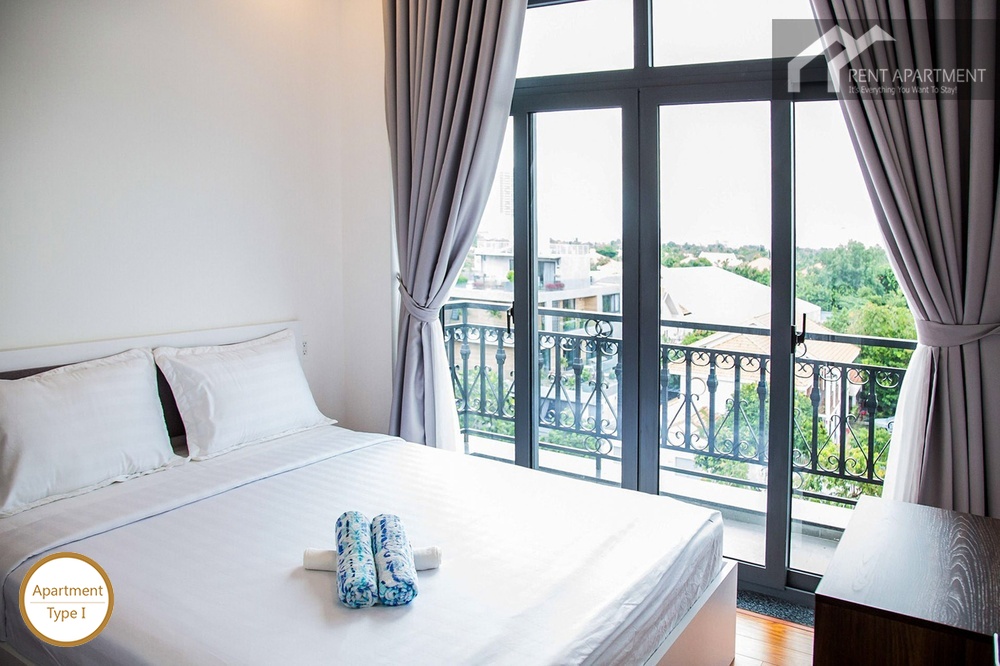 ID 2220 studio bright bedroom area