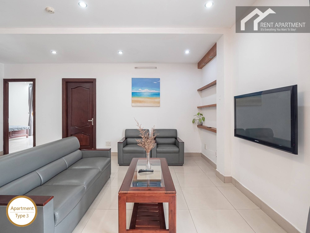 ID 2222 3br living room sitting area with tv and leather sofa