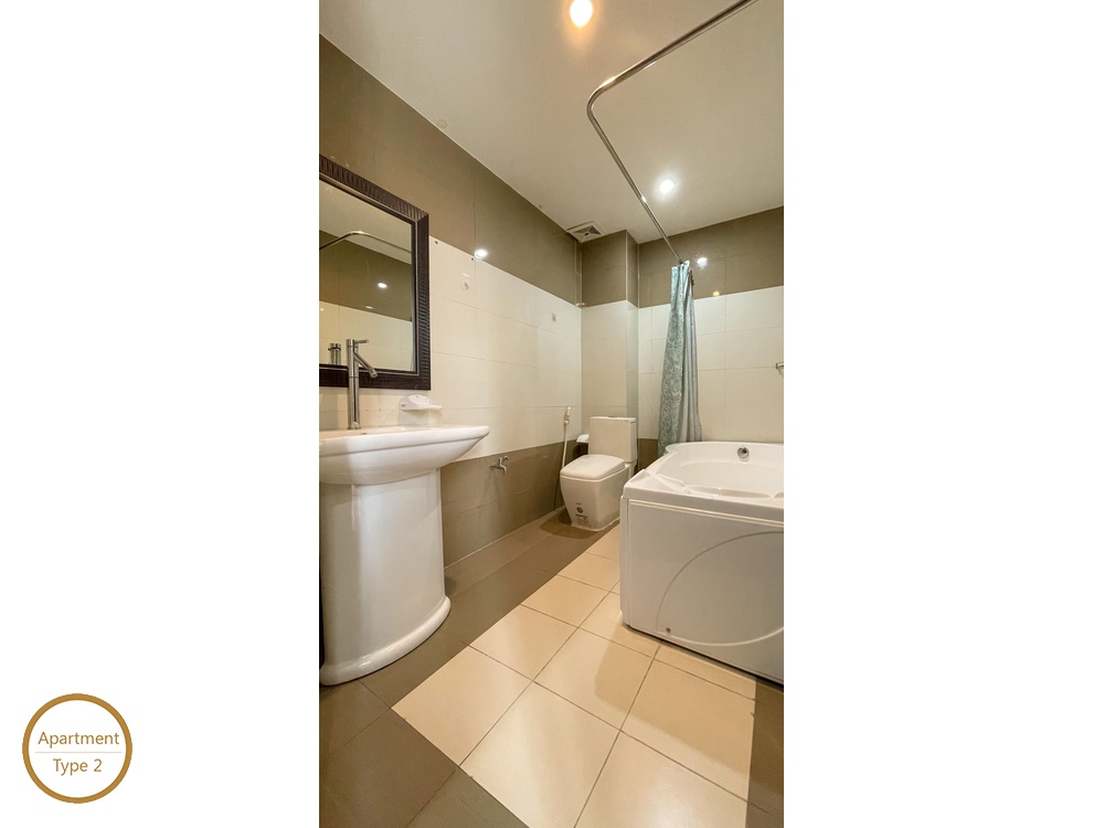 ID 2222 bathroom with bathtub pedestal sink and toilet
