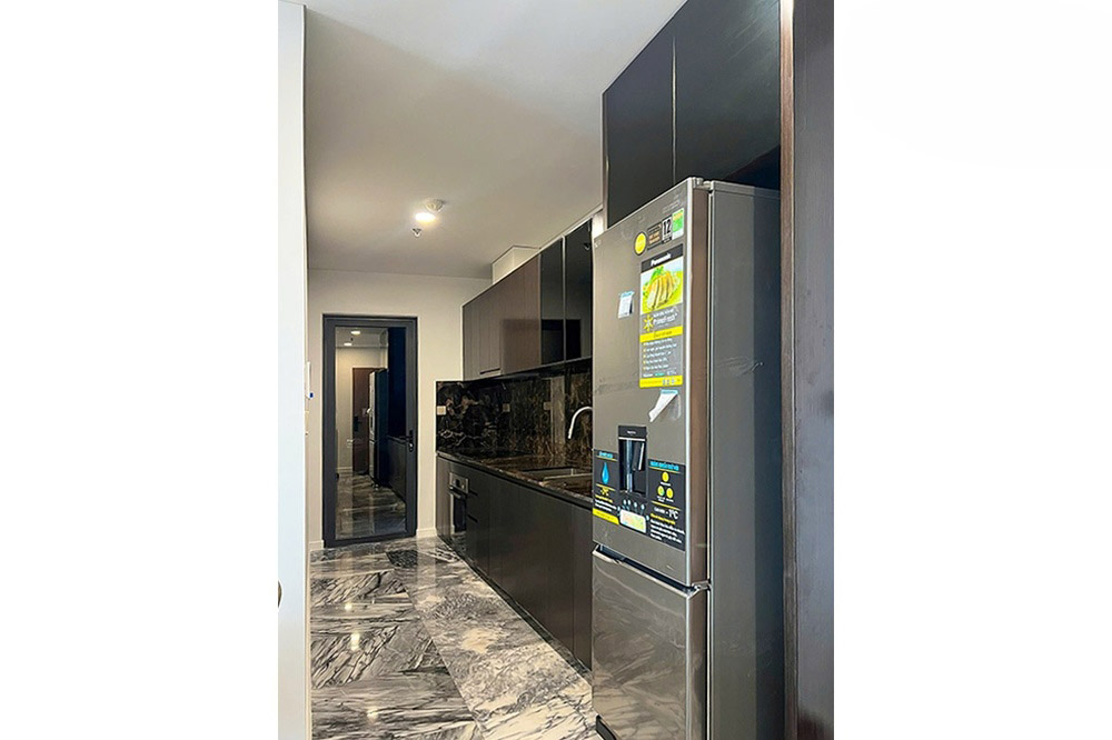 ID 2229 kitchen with refrigerator and marble flooring