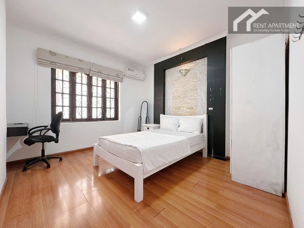 ID 2232 Bedroom 1 Desk & White Bed