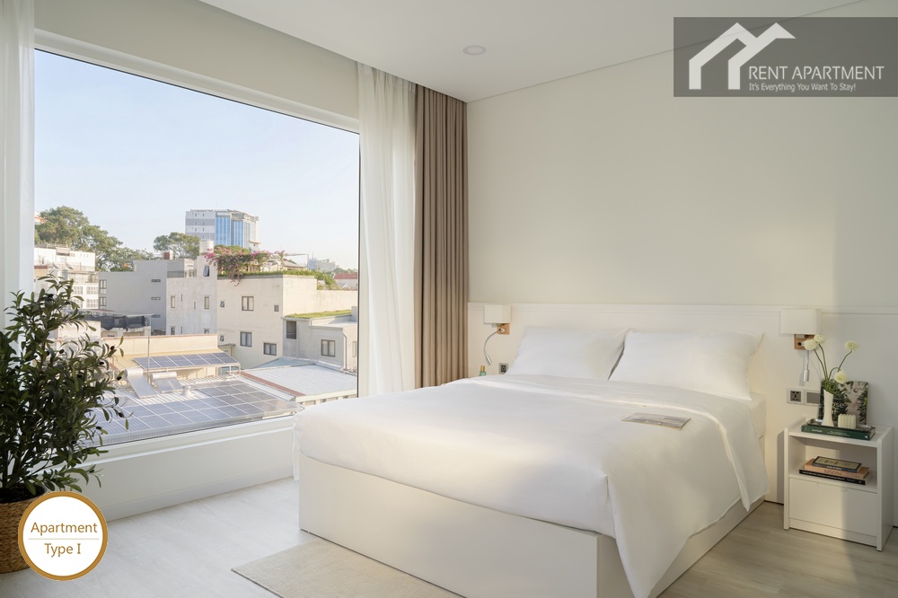 ID 2235 1br cozy bedroom with city view window