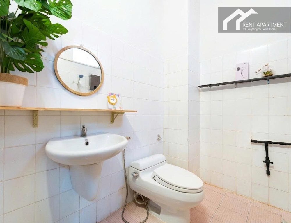 ID 2238 modern bathroom with toilet sink round mirror and shelf