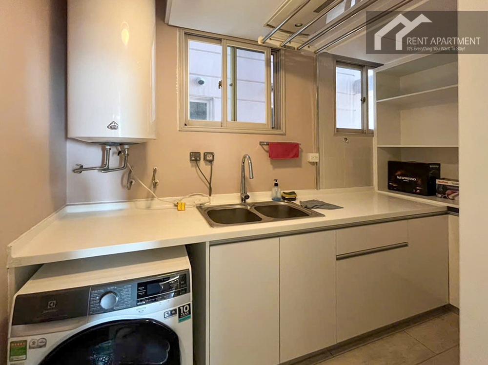 ID 2245 laundry and utility room with washing machine and water heater