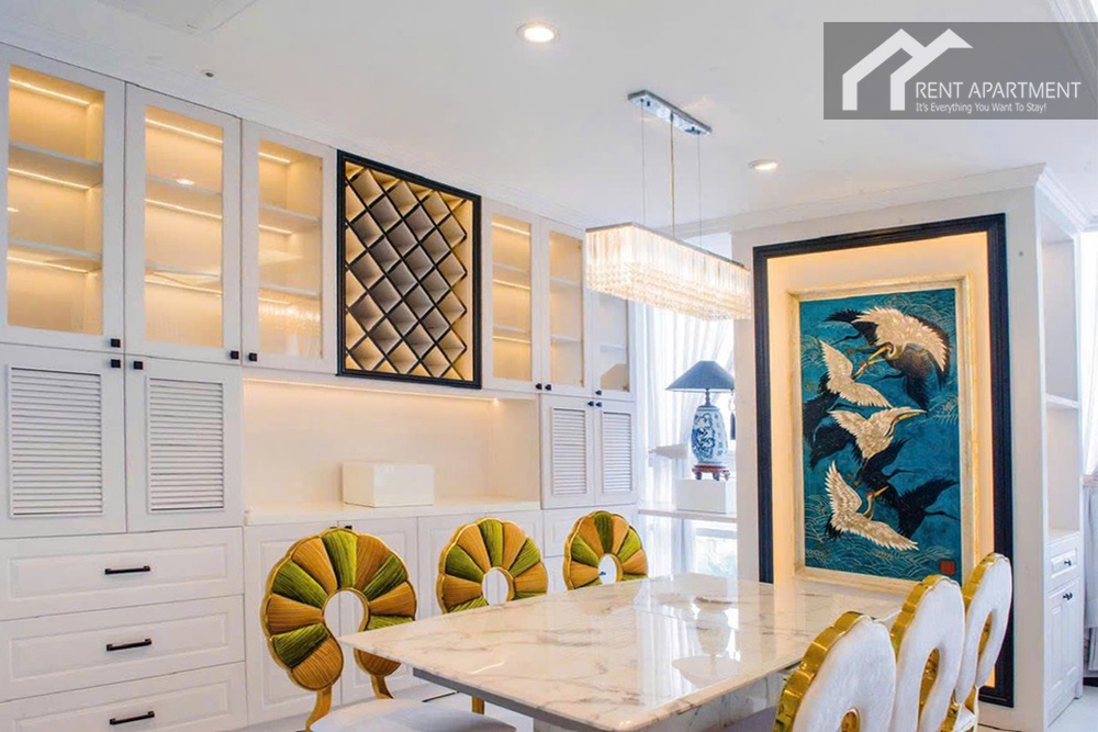 ID 2247 living room entertainment area with flat screen tv console