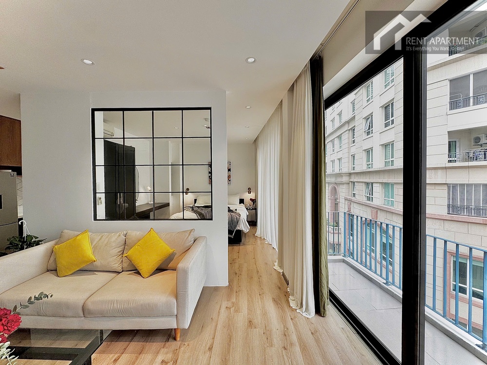 ID 2248 spacious living room with comfortable sofa and coffee table