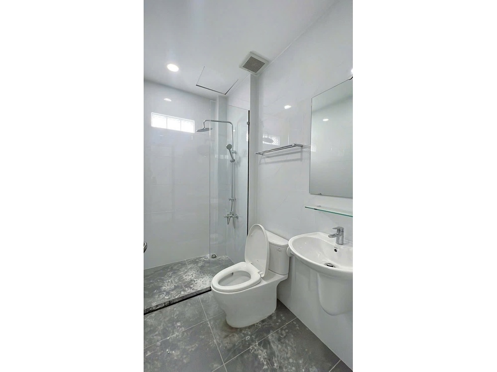 Bright Serviced Apartment On Ly Chinh Thang Street
