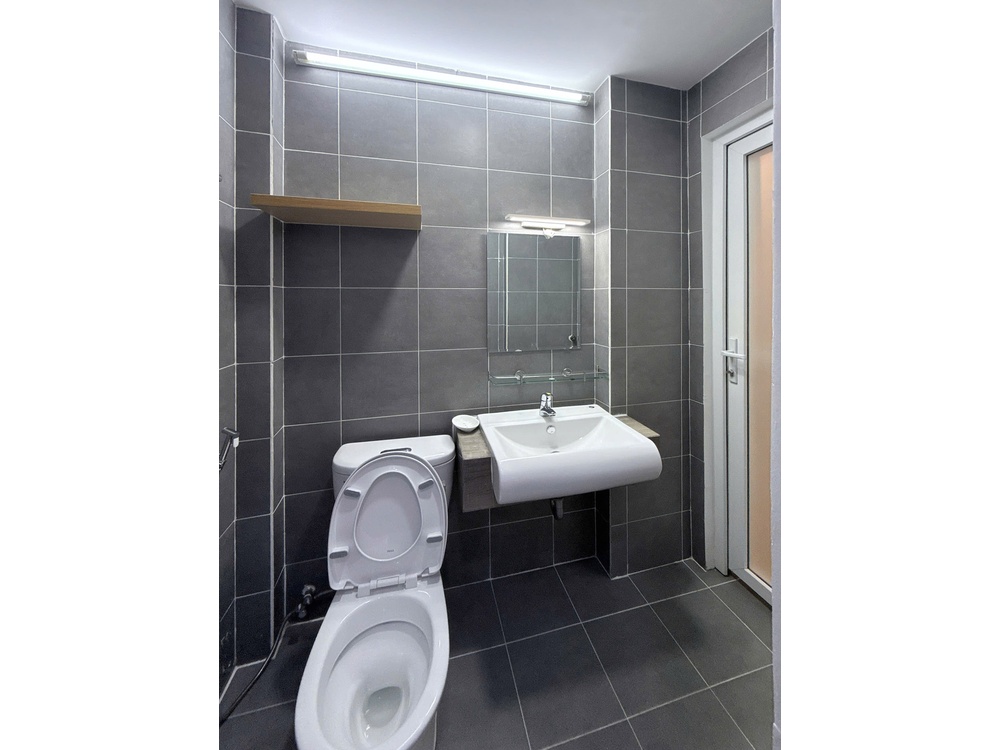 ID 2259 bathroom vanity mirror with warm led lighting
