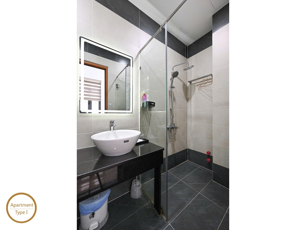 ID 2223 type 1 modern bathroom with vessel sink illuminated mirror and glass shower